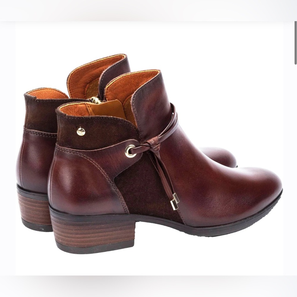 Daroca Bootie Women
PIKOLINOS (Burgundy Ankle Boots)